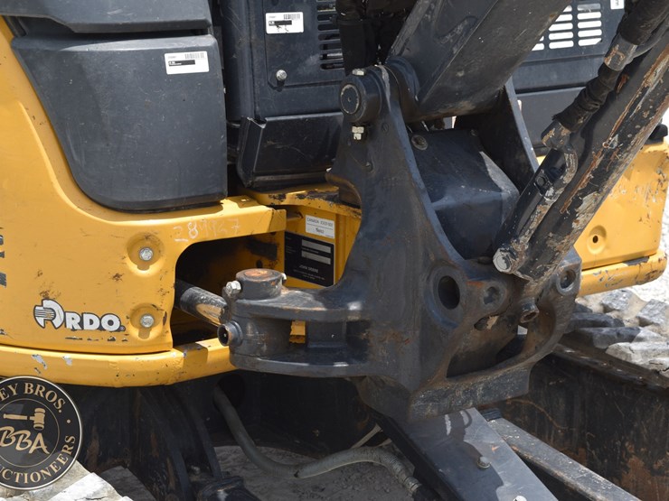 2020-deere-35g-image-22