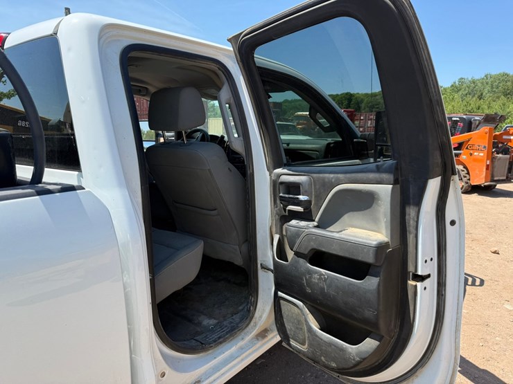 2019-chevrolet-2500hd-image-49