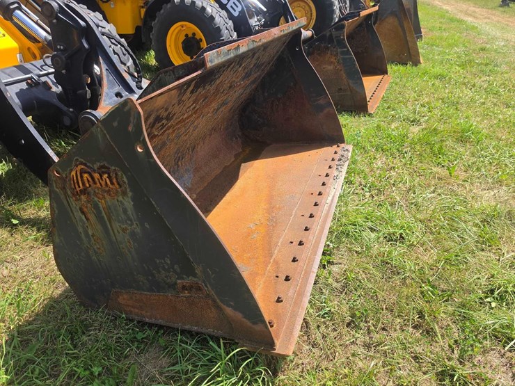 2021-jcb-409-image-12