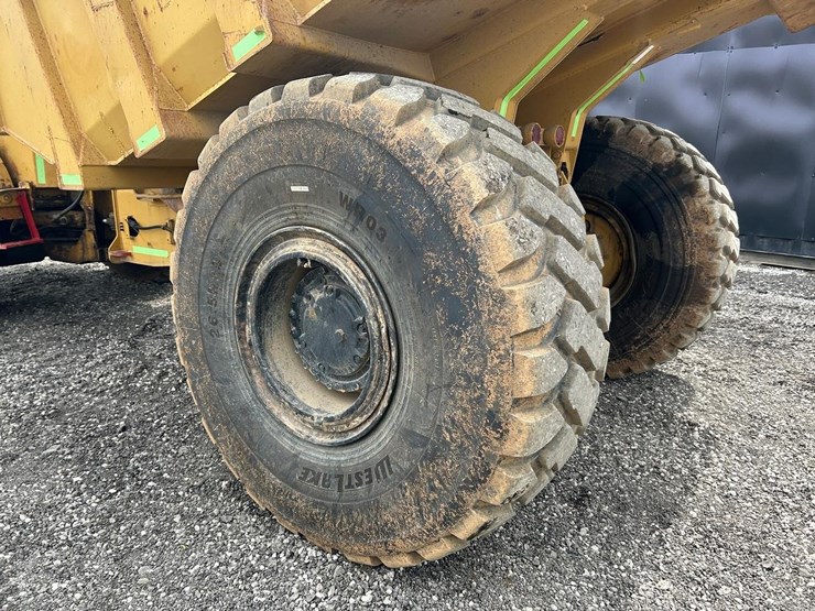 caterpillar-d25b-image-13