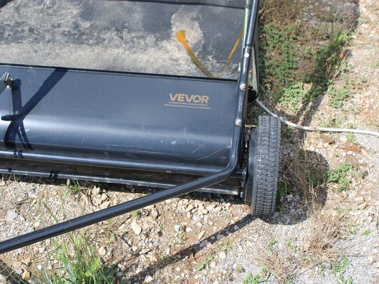 vevor-54"-pull-behind-lawn-sweeper-image-3