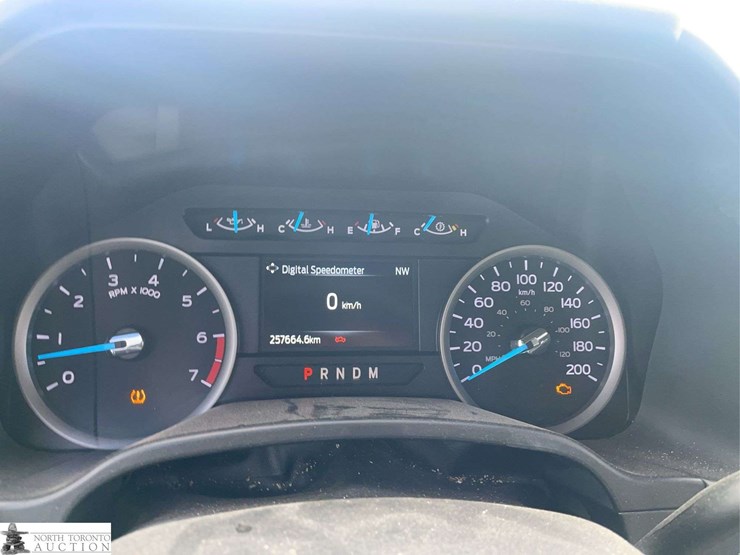 2021-ford-f250-image-12