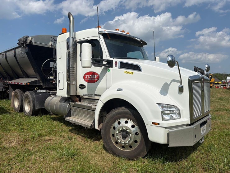 2021-kenworth-t880-image-3