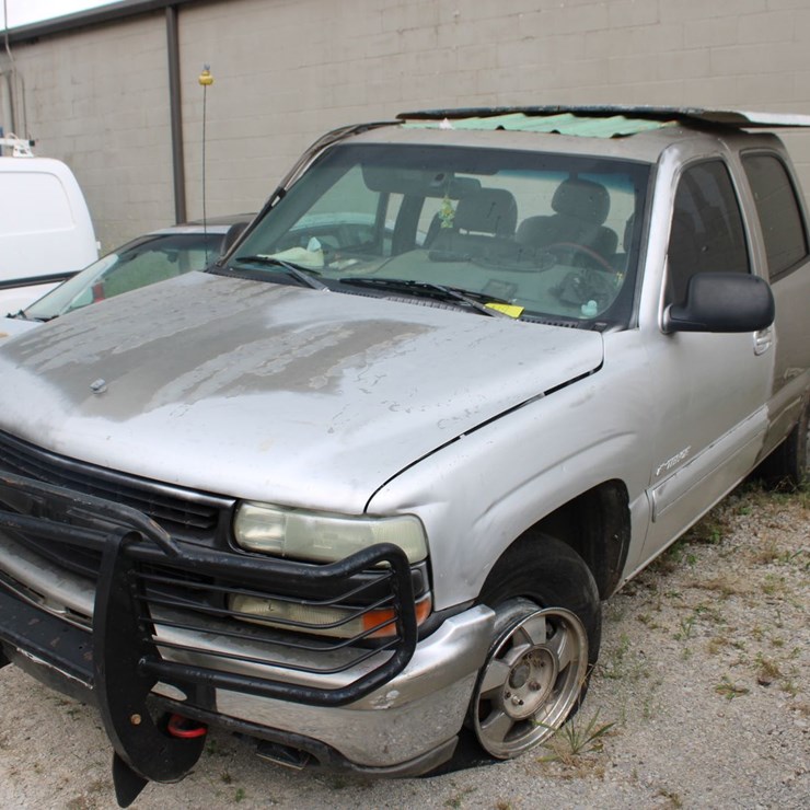 2001 CHEVROLET TAHOE