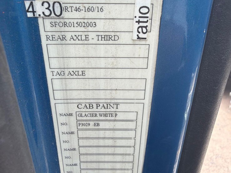 2012-volvo-vhd64-image-25