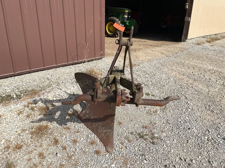 #8322-•-ferguson-3-point-1-bottom-plow-image-2