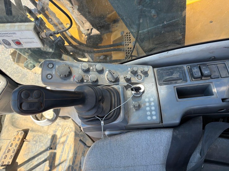 2019-deere-135g-image-27
