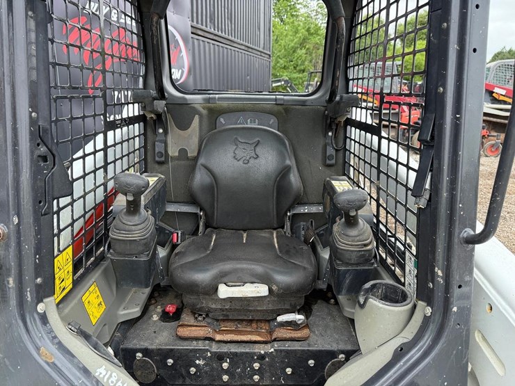 2022-bobcat-t550-image-12