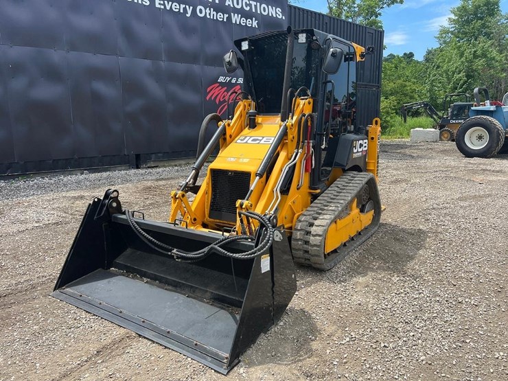 2022-jcb-1cxt-image-2