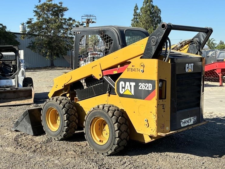 2015-caterpillar-262d-image-4