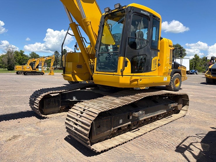 komatsu-pc238us-lc-11-image-2