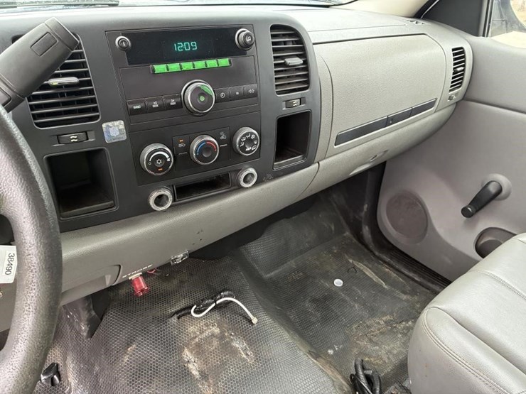 2008-chevrolet-silverado-2500-image-16