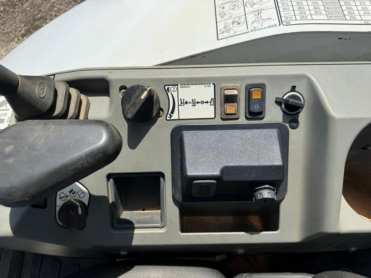2023-bobcat-e35i-image-28