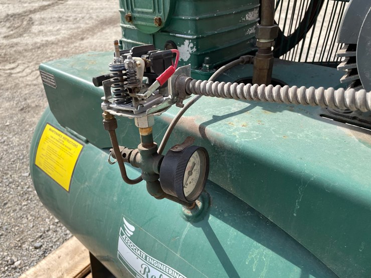 #8321-•-rol-air-3-phase-air-compressor-image-8