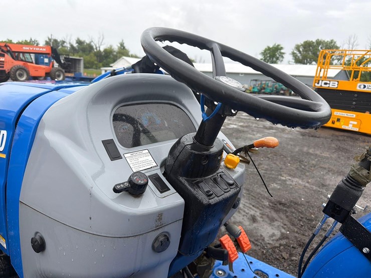 new-holland-workmaster-35-image-17