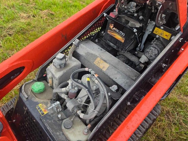 2026-kubota-scl1000-image-11