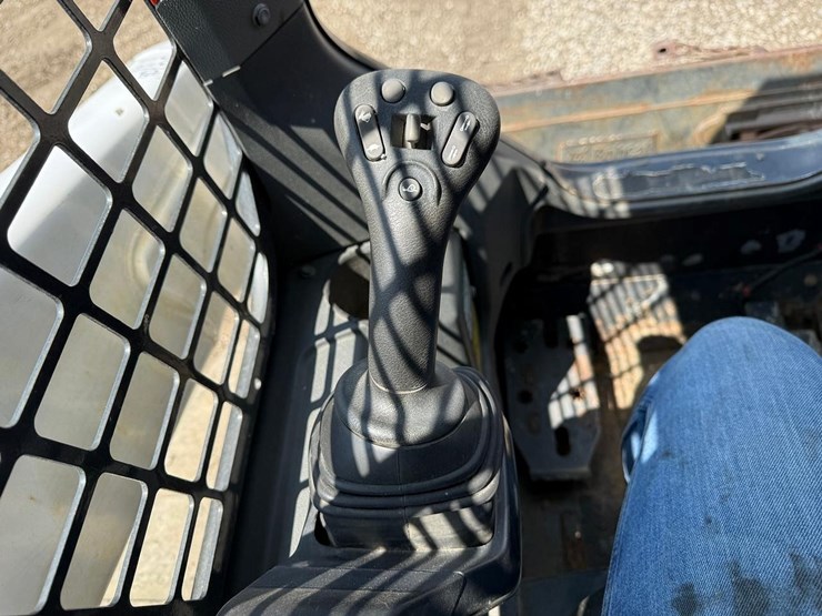 2022-bobcat-t62-image-24