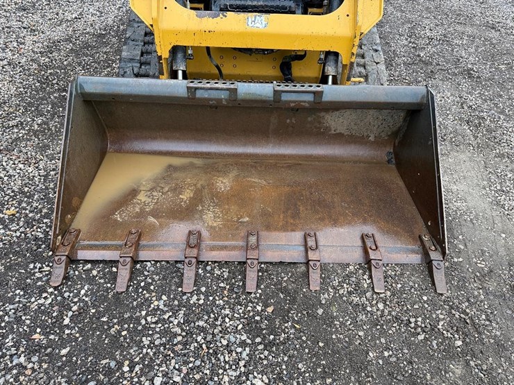 2017-caterpillar-249d-image-9