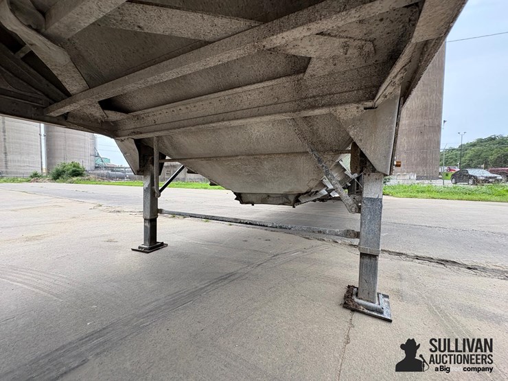 2013-timpte-hopper-bottom-image-11