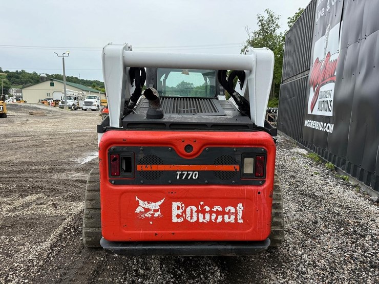 2017-bobcat-t770-image-3
