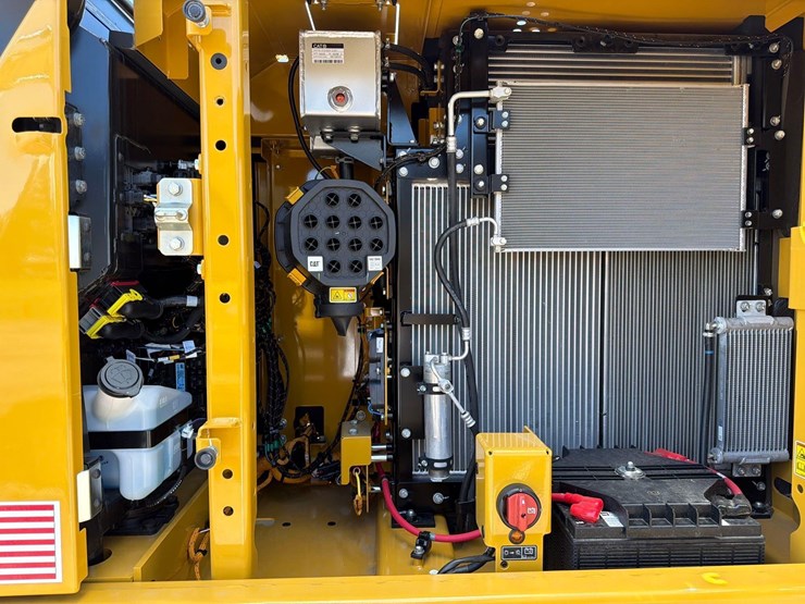 caterpillar-317-image-13