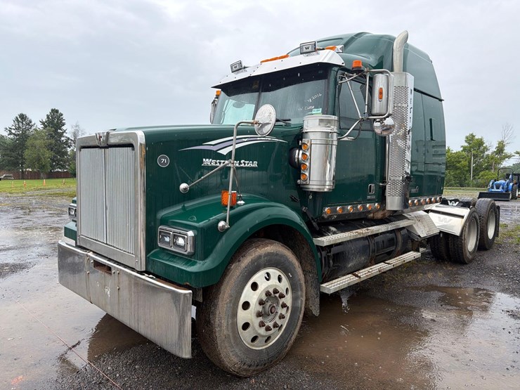 2016-western-star-4900sf-image-2