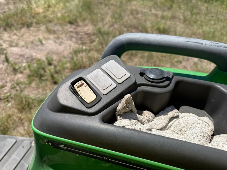 john-deere-3032e-image-55