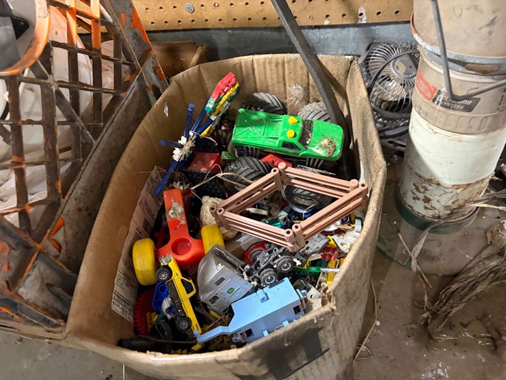 #8357-•-large-assorted-lot-image-2