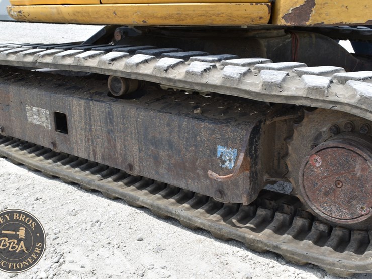 2020-deere-35g-image-43