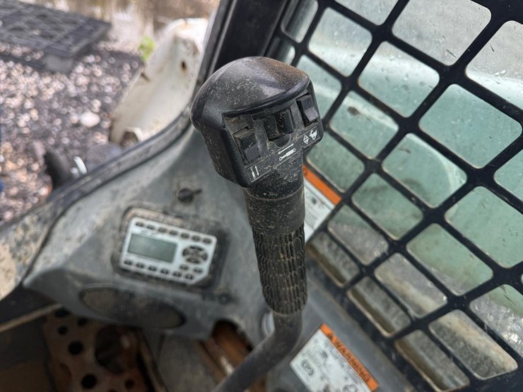 2020-bobcat-t595-image-22