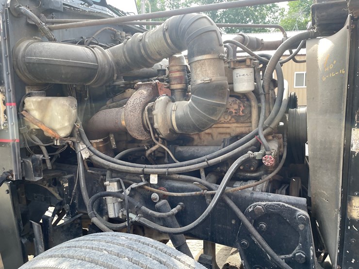 peterbilt-379-image-15