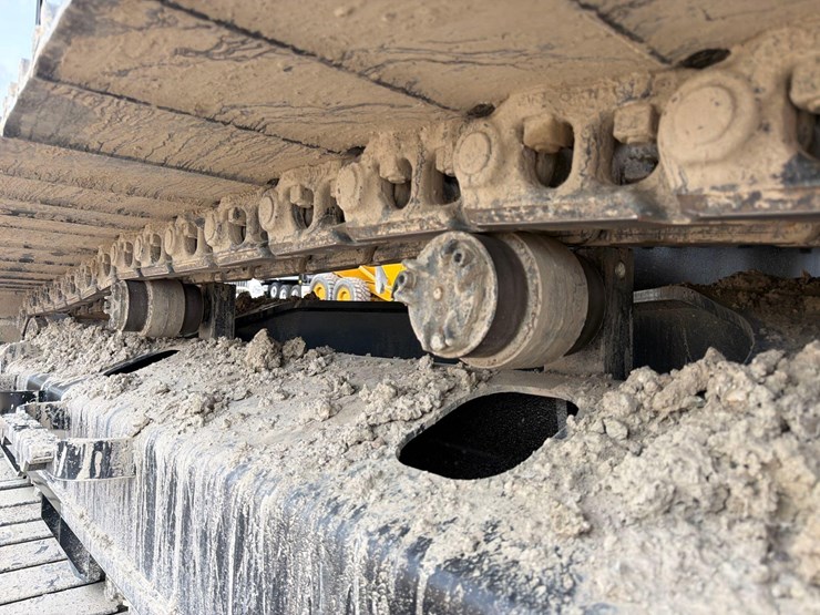 caterpillar-320-image-11