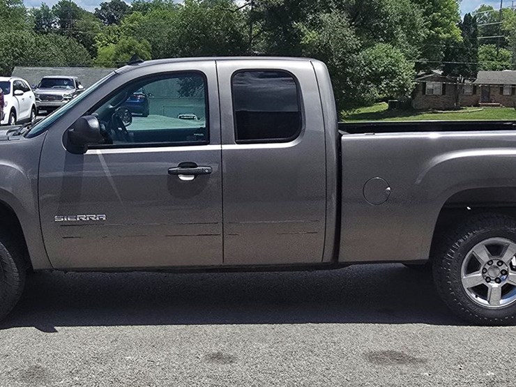 2012-gmc-sierra-1500-sle-image-3