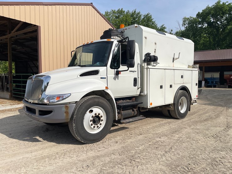 2010-international-durastar-4400-image-1