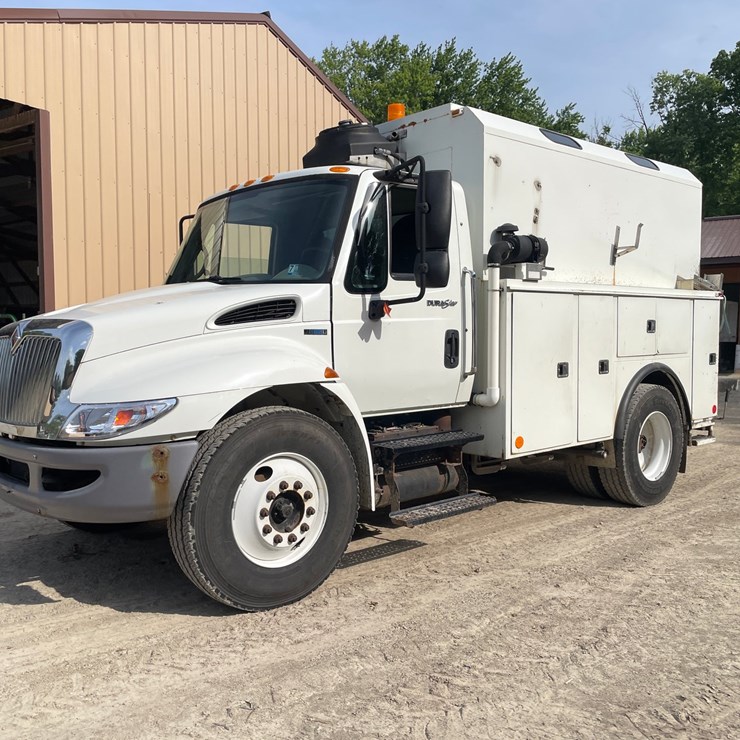 2010 INTERNATIONAL DURASTAR 4400