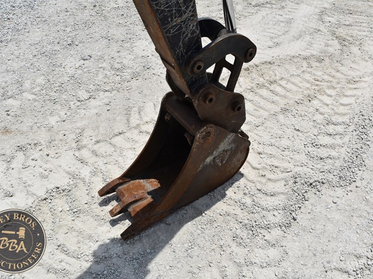 2020-deere-35g-image-16