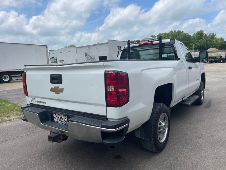 2017-chevrolet-2500-image-5