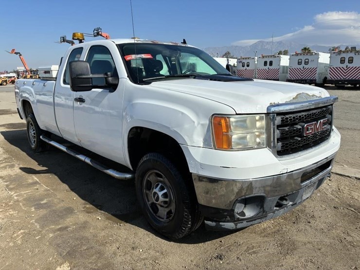 2012-gmc-sierra-2500-image-2