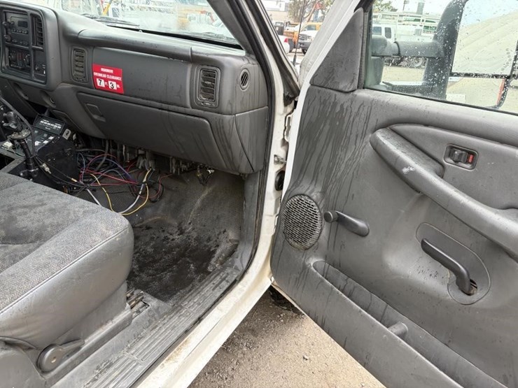 2007-gmc-3500hd-image-11