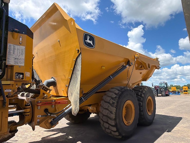 2024-deere-260p-image-7