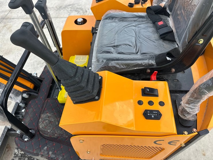 #5091-•-unused-future-ft15-mini-excavator-image-16