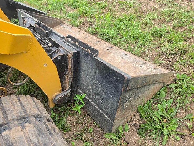 2022-caterpillar-289d3-image-15