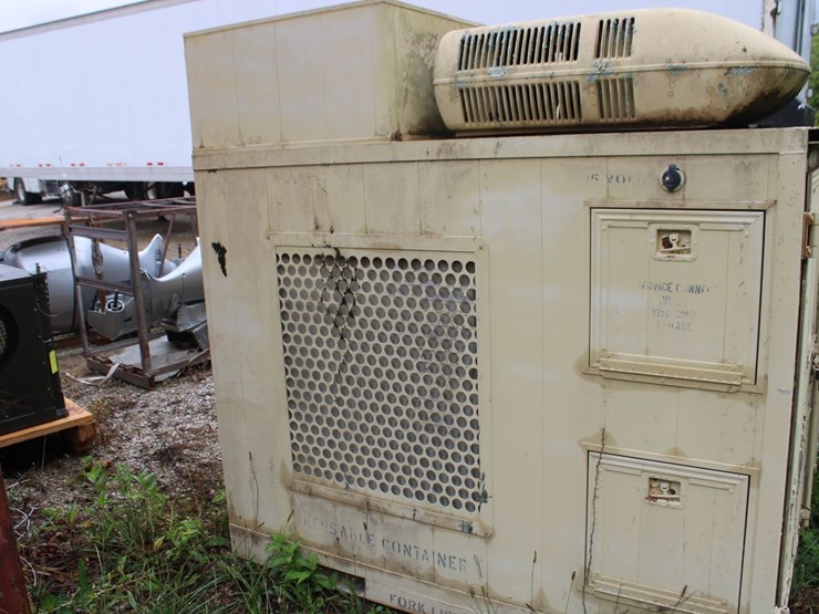 garrett-container-systems-2004-three-compartment-a/c-dog-kennel-with-storage-image-3