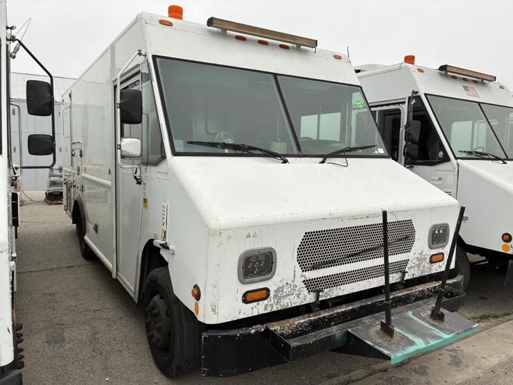 2008-workhorse-w62-image-2
