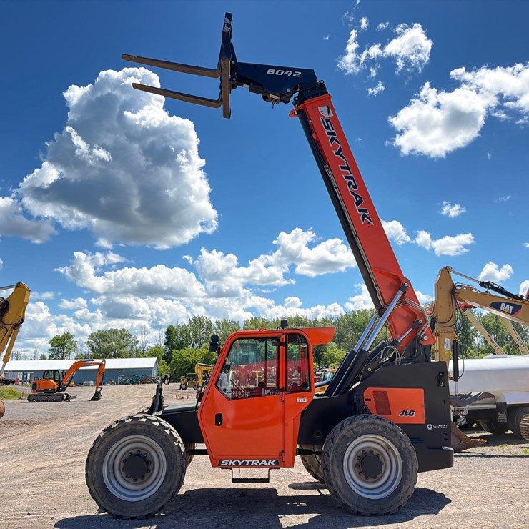 SKY TRAK 8042