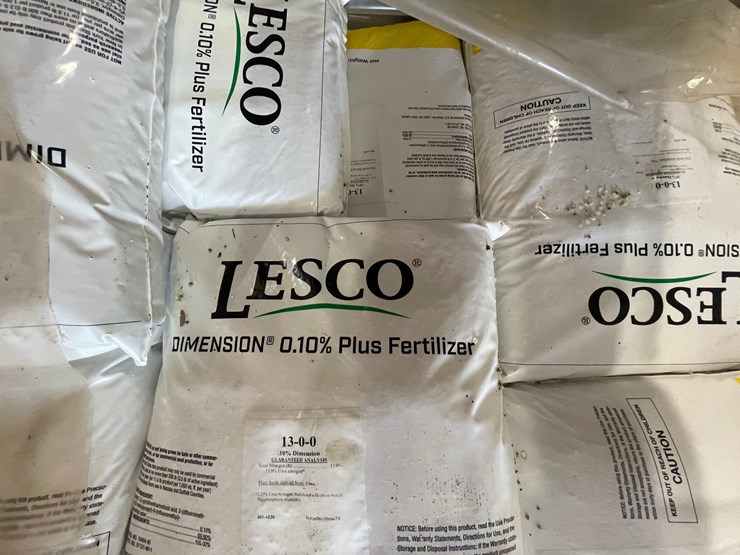 #7947-•-pallet-of-lesco-dimension-.10%-plus-fertilizer-image-3