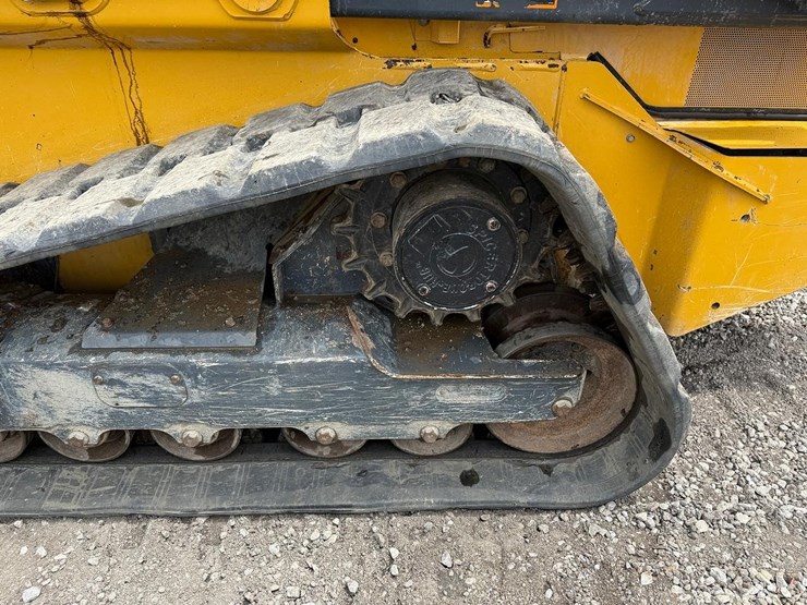 2023-deere-333g-image-18