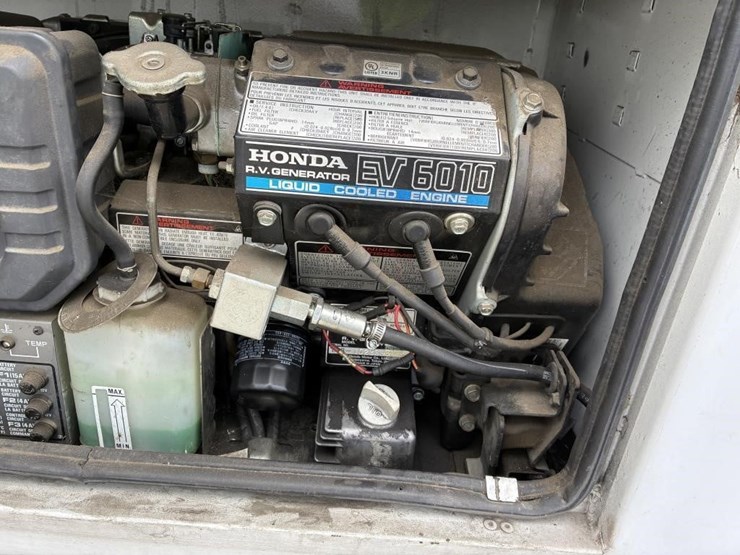 2008-ford-f550-image-17