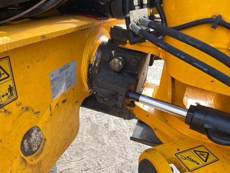 jcb-tm320-image-24