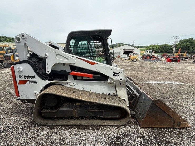 2017-bobcat-t770-image-5